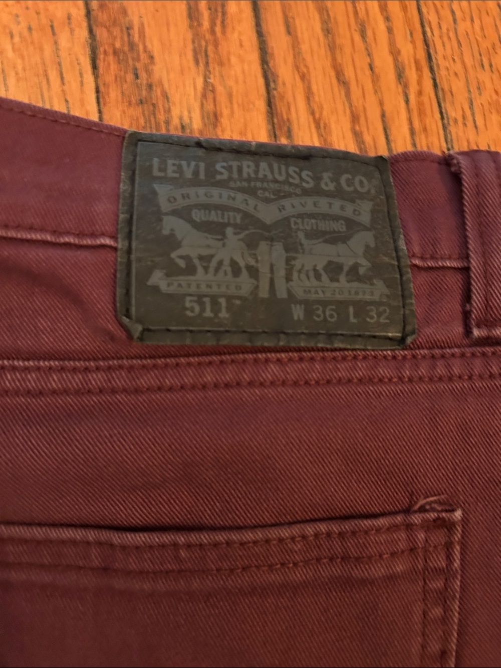 Levi's Slim Jeans in Deep Burgundy